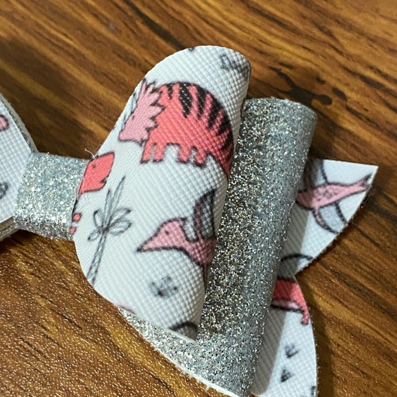 Dinosaur Bows - Picture 2 of 4